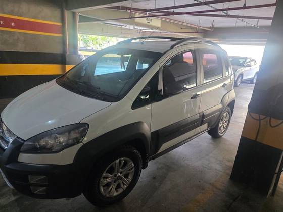 FIAT IDEA 1.8 MPI ADVENTURE 16V FLEX 4P MANUAL FIAT IDEA 1.8 MPI ADVENTURE 16V FLEX 4P MANUAL